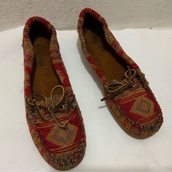 MINNETONKA Women's BAJA Moccasins Textile Slip-On RED/MULTI SIZE 7 - Picture 2 of 8